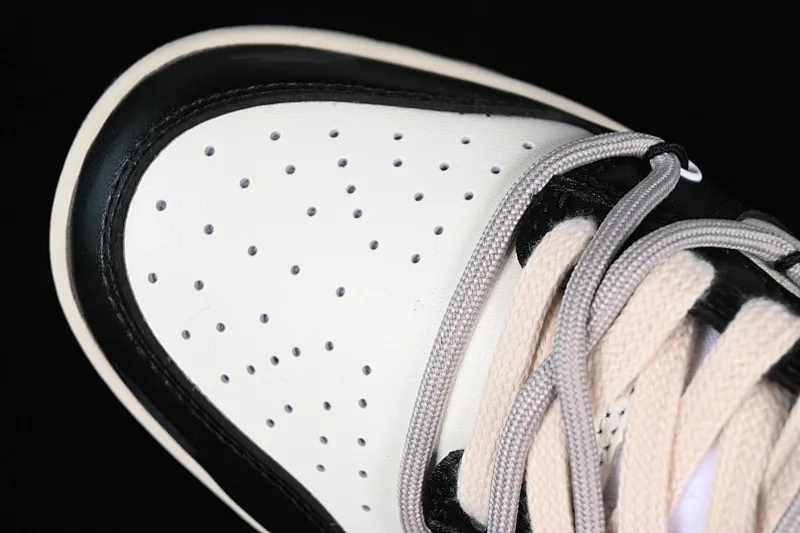 All Categories Nk SB Dunk Series Nk SB Dunk Low Low-top sneakers Nk Dunk Low Retro Panda Prank Space Exploration Star Trek Customized version of deconstructed straps retro distressed Panda low-top sneakers DD1391-100
